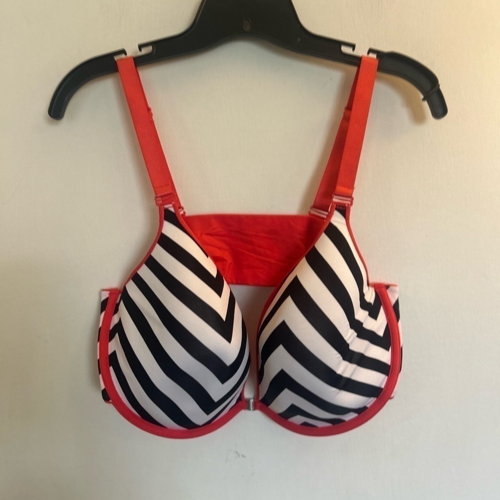 Cacique 44D open front chevron black white and orange bra wired